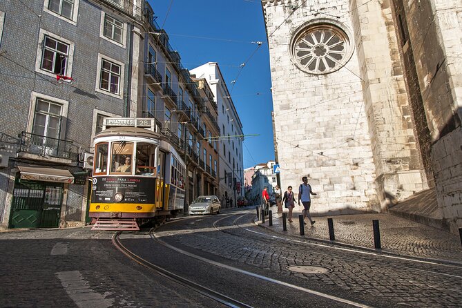 Private Tour: Highlights of Historical Lisbon in 4H With Transfer - Visiting Key Landmarks