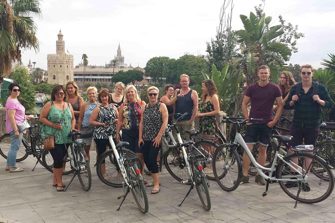 3-Hour Guided Bike Tour Along the Highlights of Seville - Ideal for Families and Groups