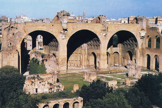 Rome: Guided Group Tour of Colosseum, Roman Forum & Palatine Hill - Uncovering the Palatine Hill