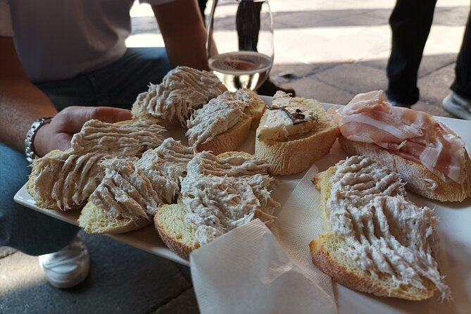 Venice Bacaro Food Tour - Eat and Drink Like a Venetian - Indulging in Cicchetti and Spritzes