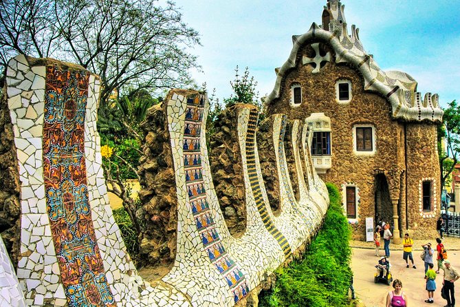 Park Guell and Sagrada Familia Private Tour With Hotel Pick-Up - Pricing and Booking