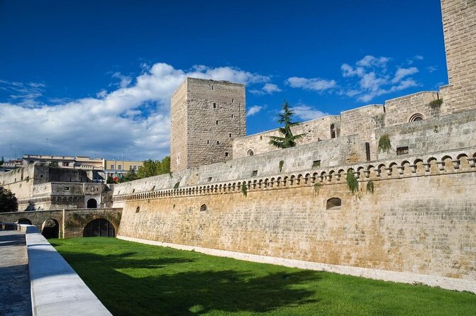 Bari's Ultimate Street Food Tour - Small Group by Do Eat Better - Key Points