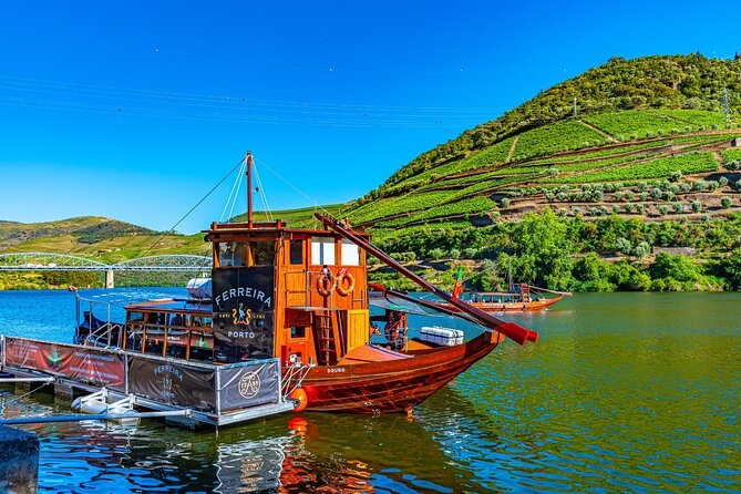 Douro Valley: Historical Sites, Wine Experience, Lunch & Cruise - Exploring Amarantes Historical Charm