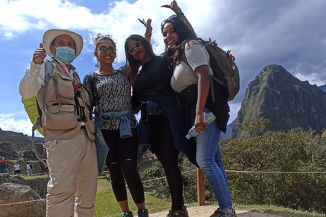 Private Professional Guide in Machupicchu From Aguas Calientes. - Key Points