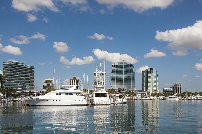 1 Hour Miami Private Boat Ride With Champagne - Key Points