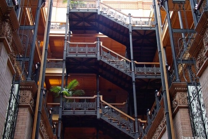 Old and New Downtown Los Angeles Walking Tour - Exploring Downtowns History