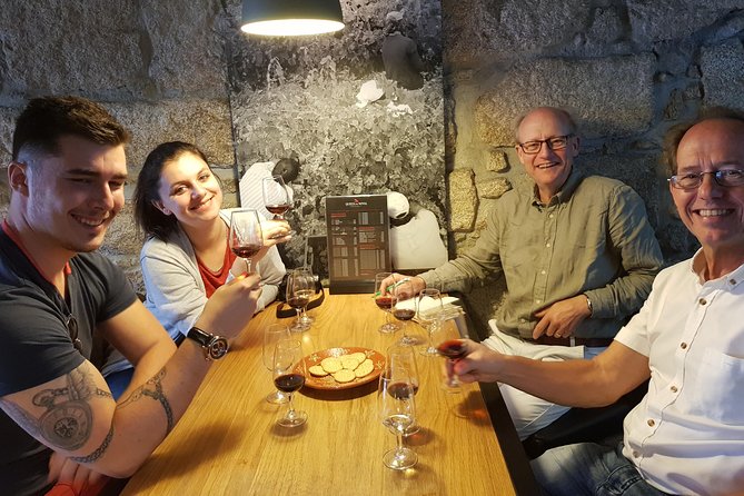 Port and Douro Wine Walking Tour With 10 Tastings - Key Features of the Tour