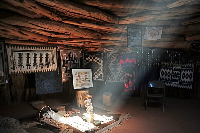 3.5 Hours of Monument Valleys Cultural 4×4 Tour - Exploring the Iconic Landmarks