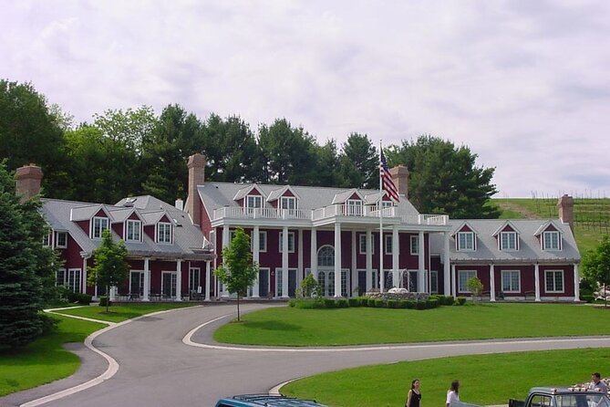 5-Hour Traverse City Wine Tour: 3 Wineries on Leelanau Peninsula - Transportation and Amenities