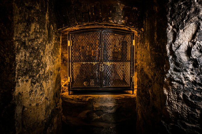 90-Minute Introduction to Whisky in the Old Town of Edinburgh - Whisky Regions and Flavors