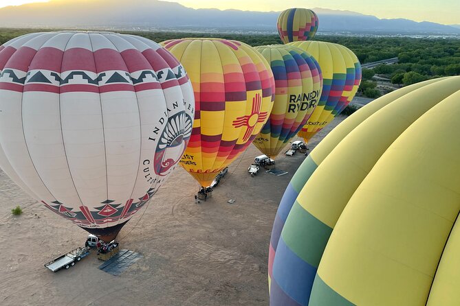 Albuquerque Hot Air Balloon Rides at Sunrise - Experience the Scenic Sandia Mountains