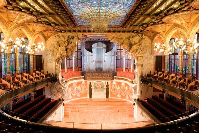Barcelona Guitar Trio & Dance at the Palau De La Musica - Venue Exploration