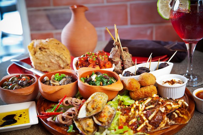 Barcelona Old Town Night Small Group Tour With Tapas & Flamenco - Meeting and Ending Points