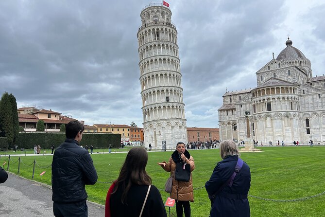 Best of Pisa: Small Group Tour With Admission Tickets - Climbing the Leaning Tower
