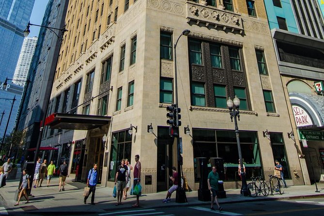 Chicago Walking Tour: A Walk Through Time - Exploring the Loops Iconic Buildings