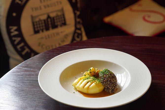 Edinburgh Food & Drink Tour With Eatwalk Tours - Blending Food and History