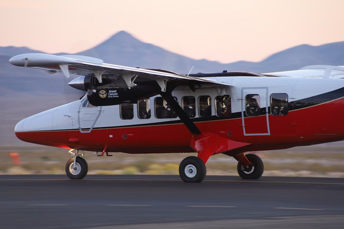 Grand Canyon Landmarks Tour by Airplane With Optional Hummer Tour - Flight Experience