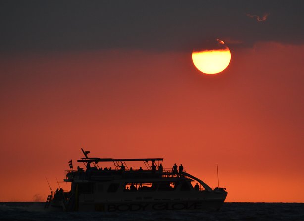 Historical Dinner Cruise to Kealakekua Bay - Meeting and Logistics