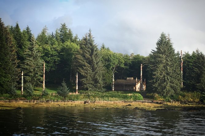 Lighthouse, Totems & Eagles Excursion - Included Amenities