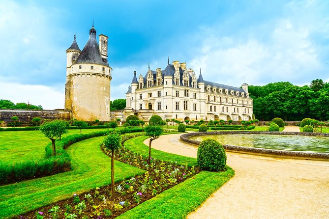 Loire Valley Wine and Castles Small-Group Day Trip From Paris - Itinerary Highlights