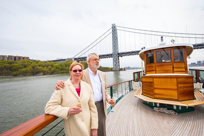 Manhattan Architecture Yacht Cruise - Architectural Narration and Insights