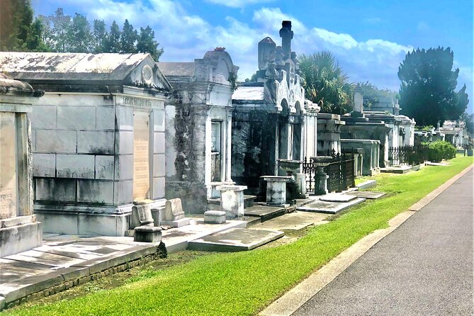New Orleans Cemetery Walking Tour - Unique Burial Practices
