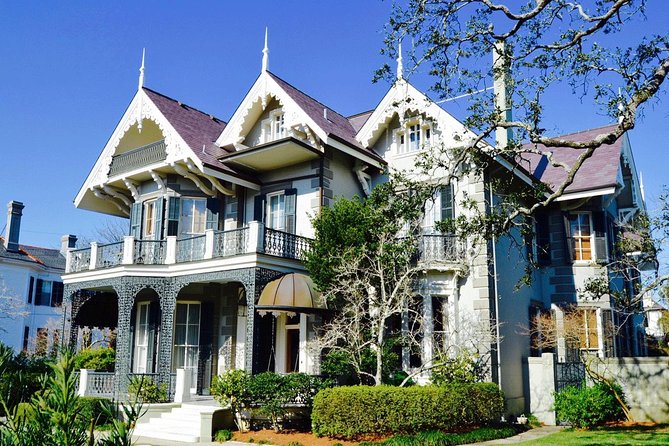 New Orleans Garden District and Lafayette Cemetery Tour - Itinerary and Meeting Details