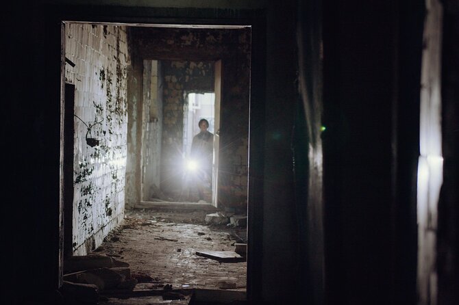 Pandoras Box Ghost Adventure - Specialized Ghost-Hunting Equipment