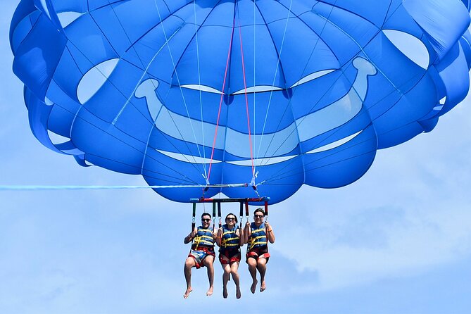 Parasailing in Waikiki Hawaii - Gearing Up for the Flight