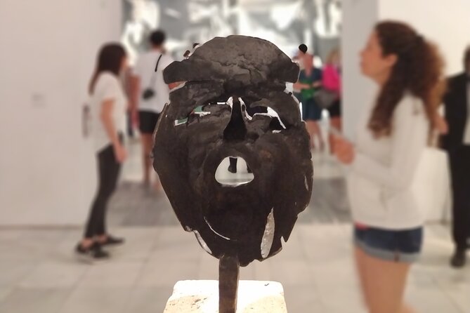Reina Sofia Museum Small Group Tour With Skip the Line Ticket - Tour Highlights