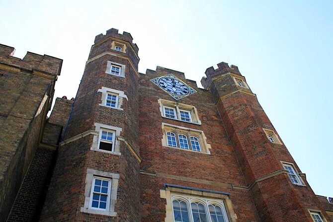 Royal Historic Pubs Walking Guided Tour in London - Meeting and Logistics