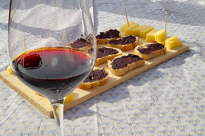 Saint-Emilion Afternoon Tour - 2 Wineries, Tastings & Delicacies - Itinerary and Activities