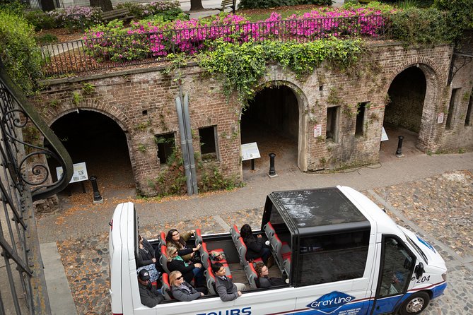 Savannah Open Top Panoramic City Tour With Live Narration - Historical Figures and Narratives