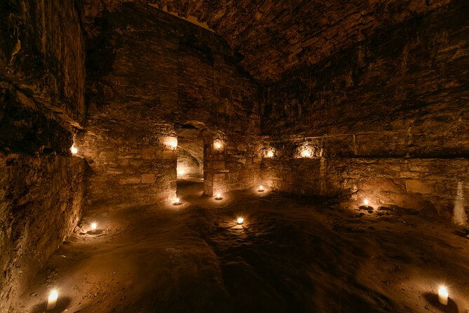 Small Group Ghost Tour Incl. Underground Vaults & Free Drink in Meggets Cellar - Meeting and End Points