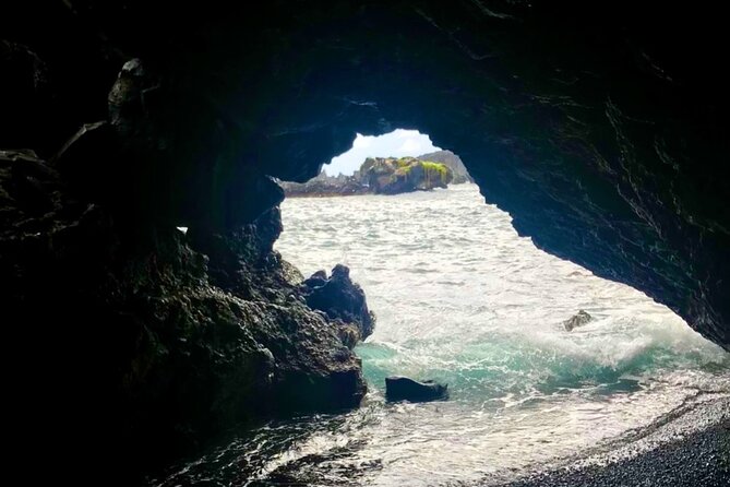 Small Group Road to HāNa Tour 6 to 8 Passengers - Inclusions and Amenities