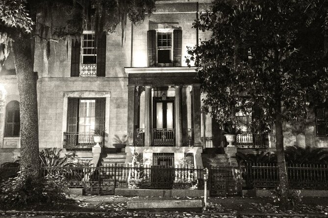 Spirits and Scoundrels Adults Only Savannah Ghost Tour | 10pm - Meeting and Ending Points