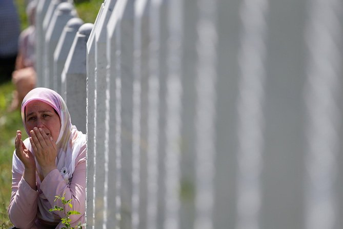 Srebrenica Genocide Memorial - Study Tour - Day Tour From Sarajevo - Exploring the Srebrenica Genocide Memorial