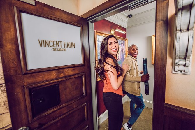 The Escape Game Chicago: Epic 60-Minute Adventures in River North - Exciting Gameplay and Team Challenges