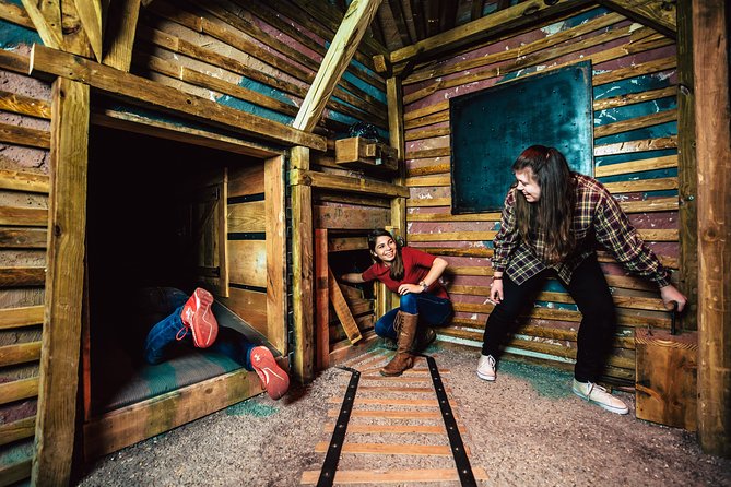 The Escape Game Nashville: Epic 60-Minute Adventure at Opry Mills - Team Gameplay and Puzzle-Solving