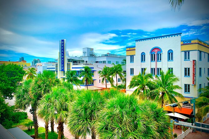 The Official Art Deco Walking Tour by The Miami Design Preservation League - Tour Experience