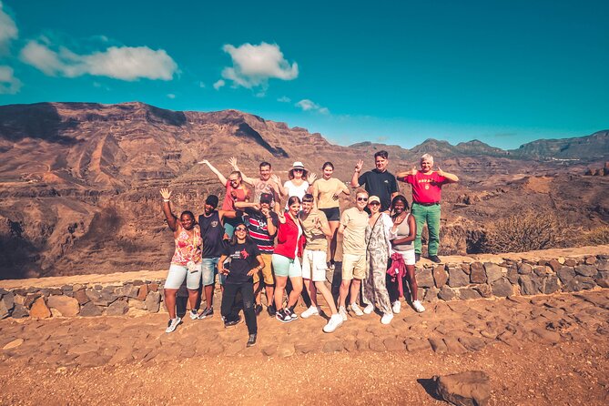 The Red Canyon Tour - Small Group Trip With Local Food Tasting ツ - Logistics and Transportation