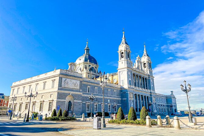Tour Madrid of the Austrias | Old Town ❤️ - Accessibility and Participation
