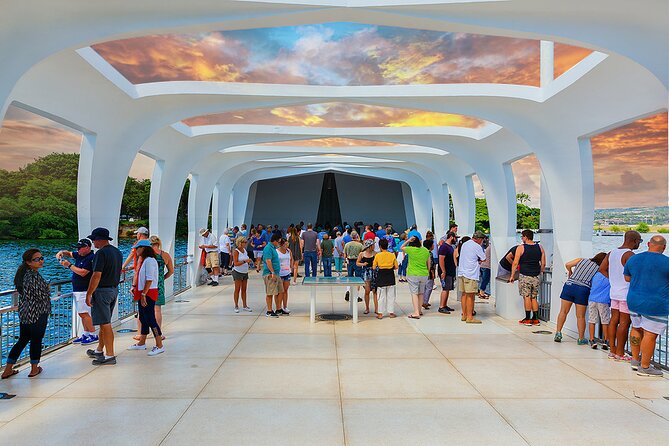Tribute to Pearl Harbor Arizona Memorial and Honolulu City Tour - Tour Experience and Highlights