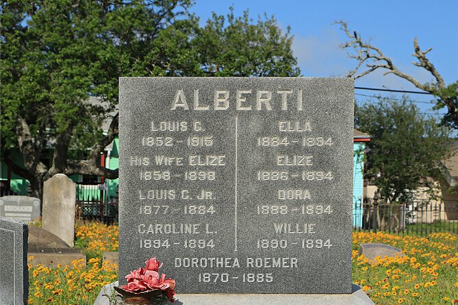 Walk With the Dead: Galveston Old City Cemetery Tour - Guided Storytelling: Insights From Local Experts