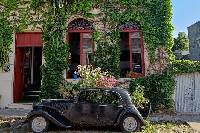 Walking Tour Around Colonia Del Sacramento Old Town - Accessibility and Transportation