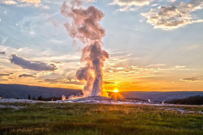 Yellowstone and Grand Teton 4 Day 3 Night Wildlife Adventure - Discovering Yellowstones Wonders