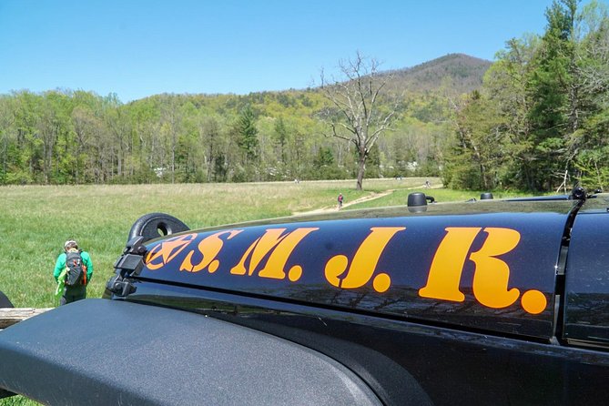1 Day Jeep Rental Through the Smoky Mountains - Navigating Cades Cove