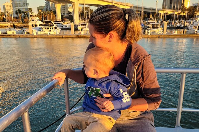 2 Hour Sunset Cruise in Clearwater, Florida - On-Board Amenities and Offerings