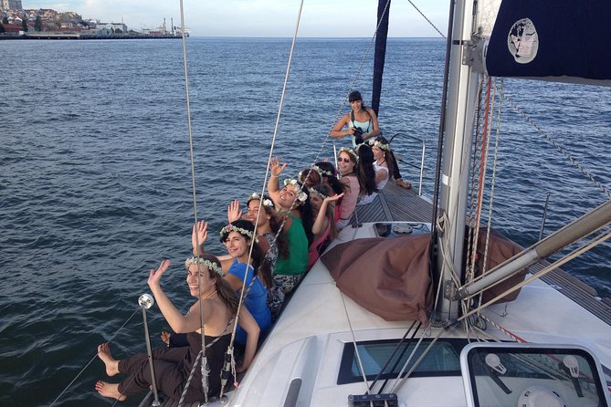 2 Hours Private Sailing Tour in Lisbon - Meeting and Logistics
