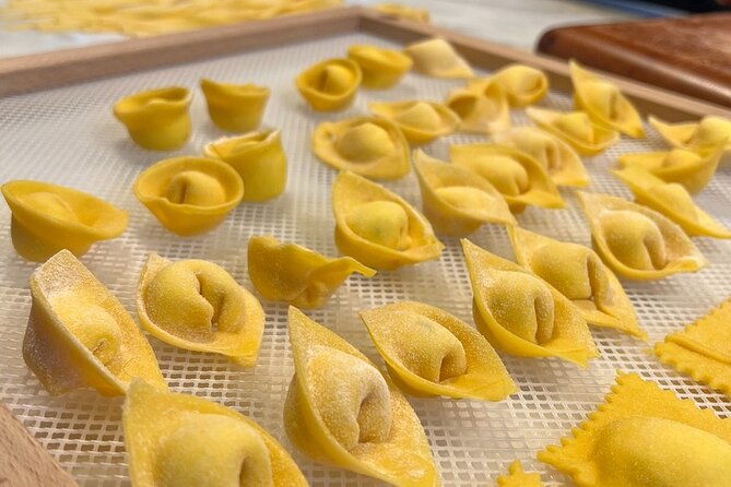 A Cooking Masterclass On Handmade Pasta and Italian Sauces - Meeting Point and Accessibility